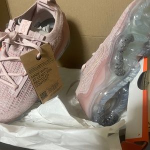 WOMEN VAPOR MAX SIZE 6.5 PINK